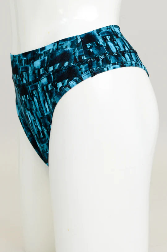 Blue Sky - Bamboo La Thong - Brickstone