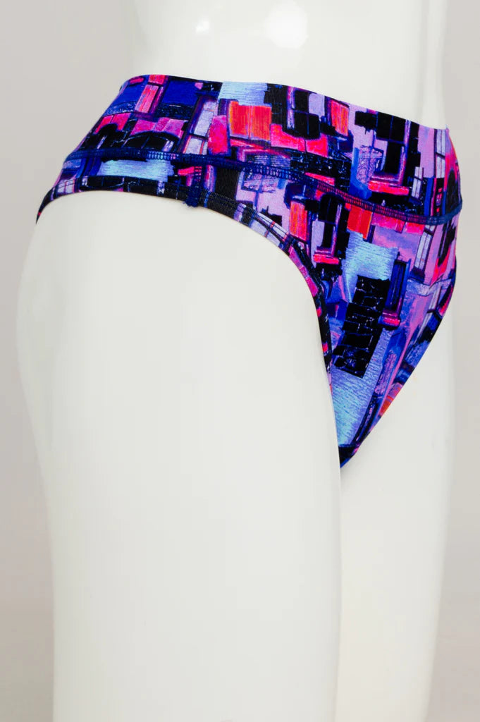 Blue Sky - Bamboo La Thong - Victoria