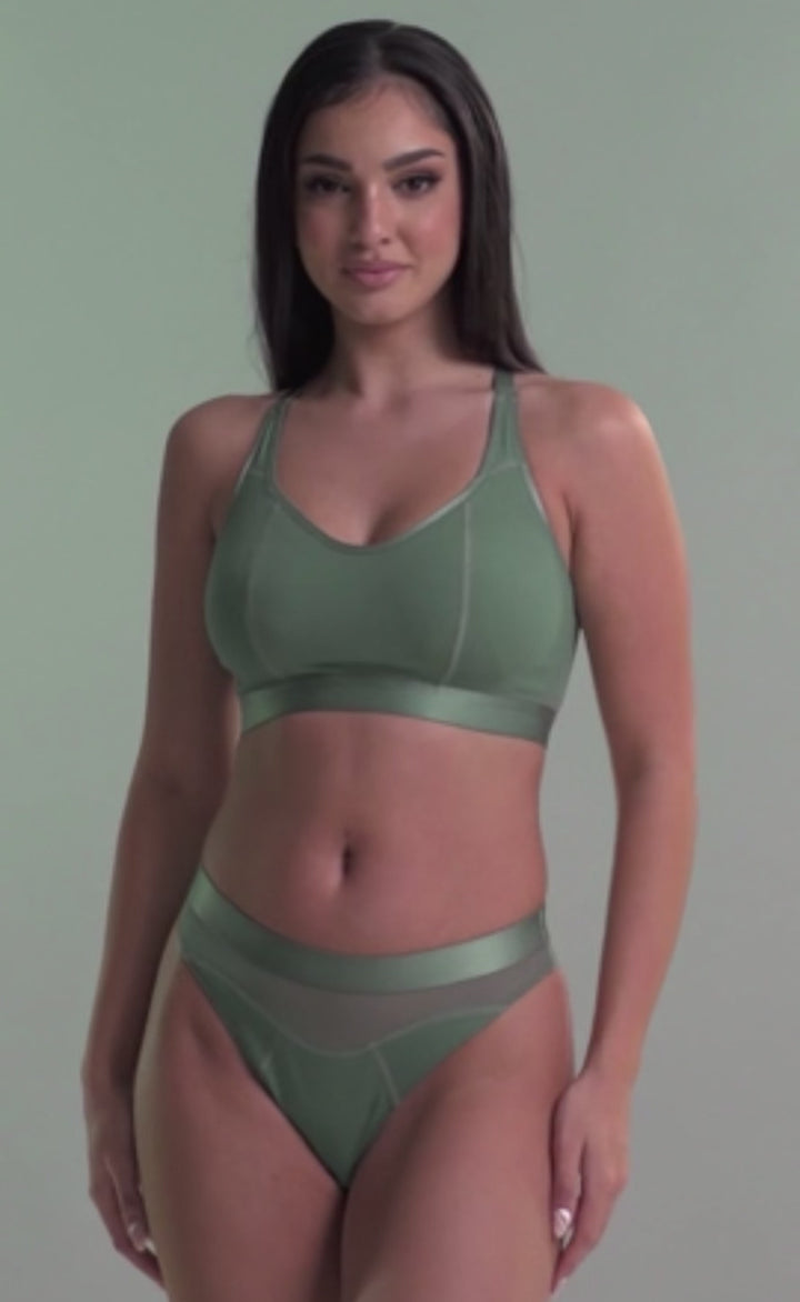 Cleo Freedom Lounge Brazillian