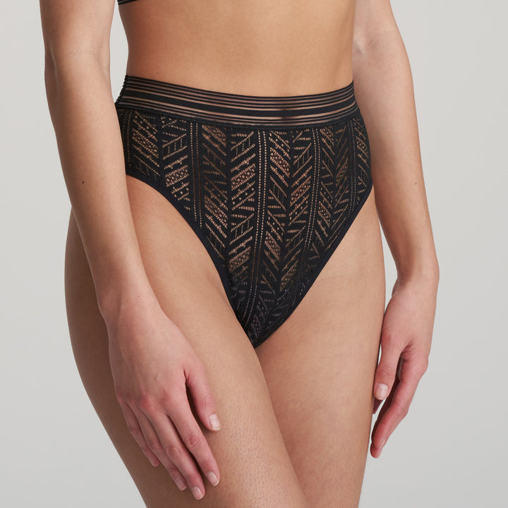 Marie Jo L'Aventure Richard Brief