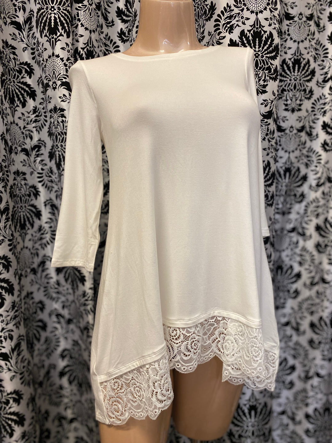 3/4 Sleeve Lace Trim Hi-Lo Top