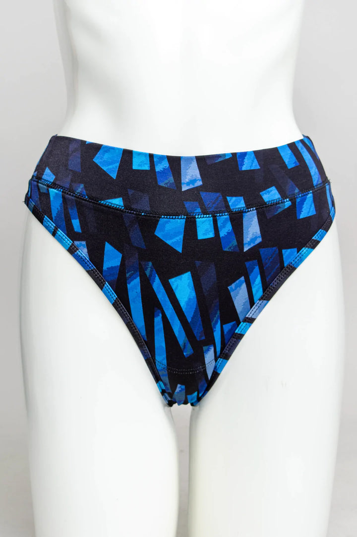 Blue Sky - Bamboo La Thong - Reflection