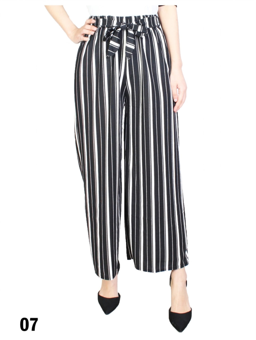Wide-Leg Cropped Pants w/ Tie Belt