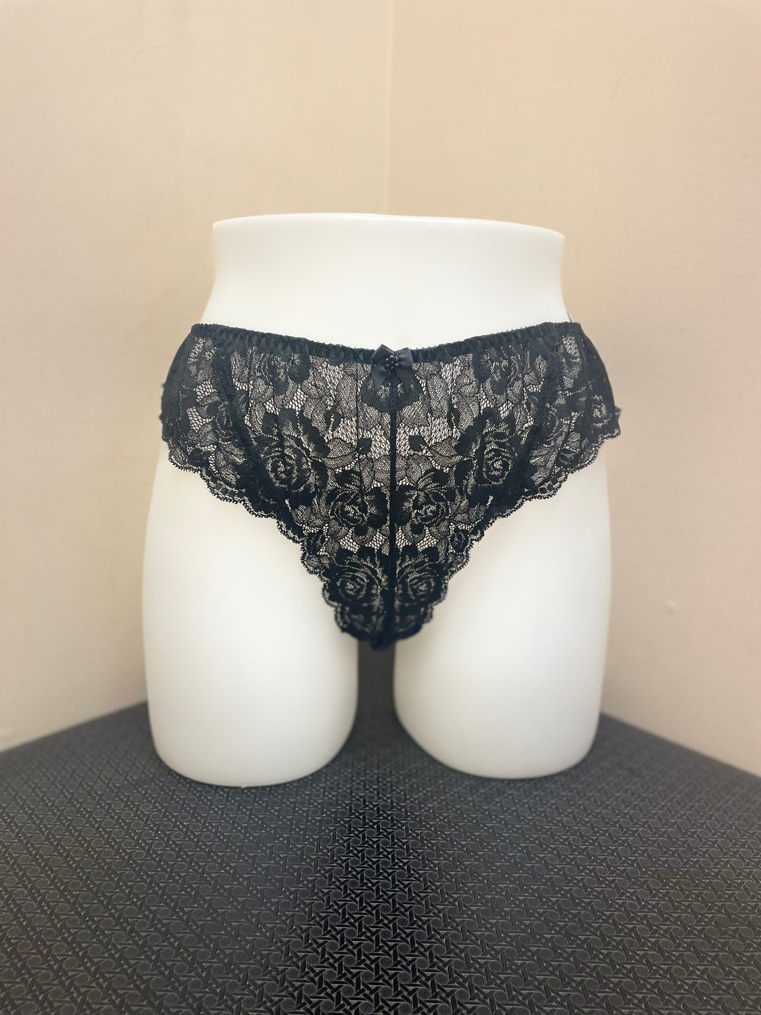 Lissi Lace Thong - Black