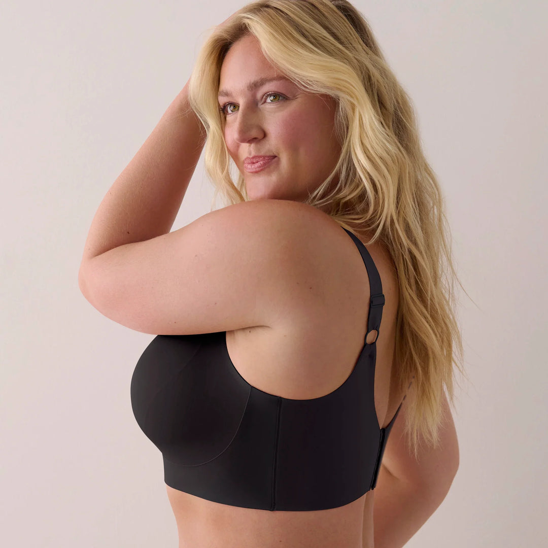 Evelyn & Bobbie The Busty Bra