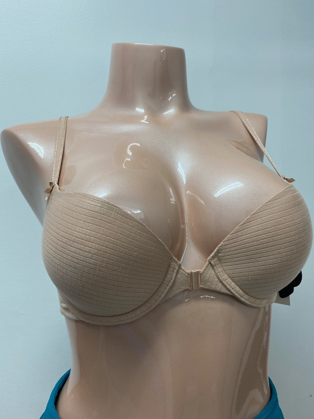 Aubrie Underwire Front-Closure Bra - Size B 32