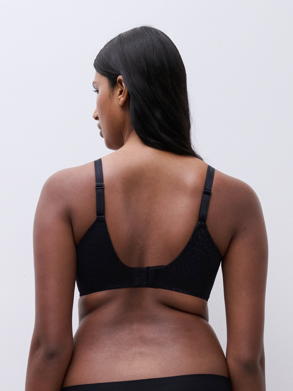 Magique Seamless Unlined Minimizer  - Black - Sheer Essentials Lingerie & Swimwear