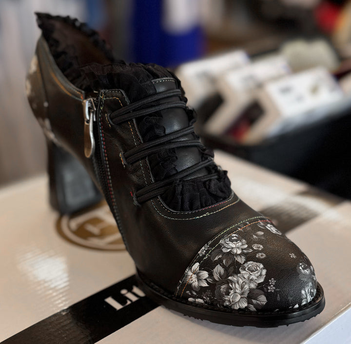 Hand Painted Round Toe Leather Bootie