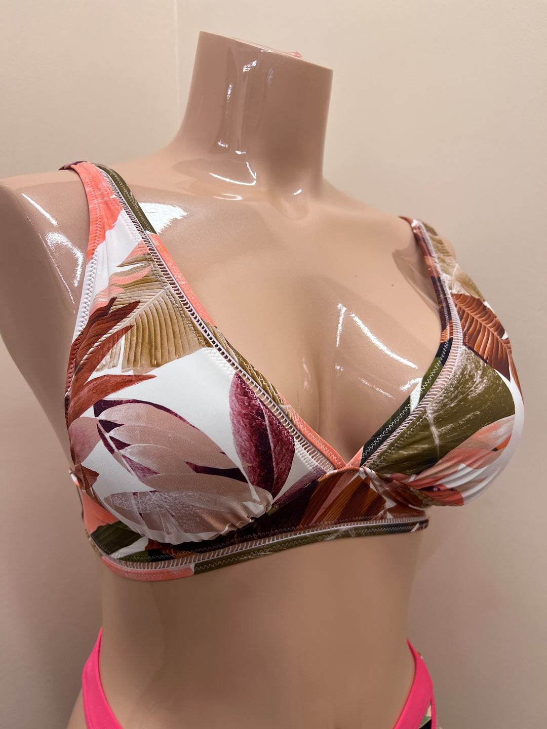 Earthy Retreat Triangle Bikini Top w/ Insert - Size Medium