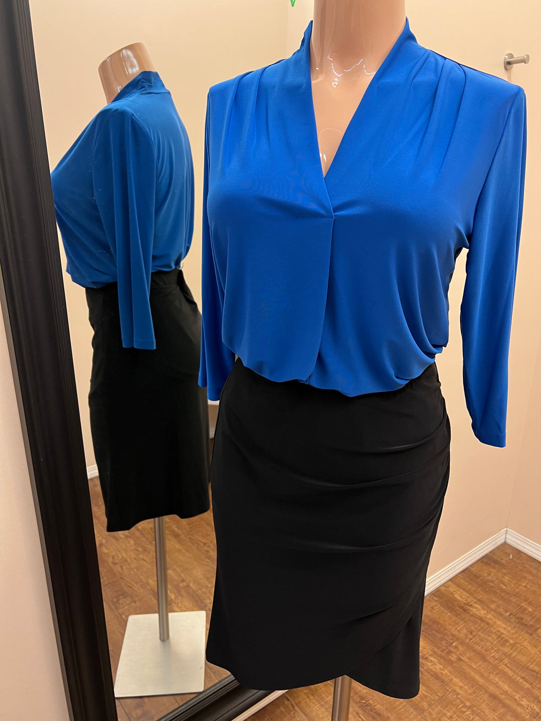 3/4 Sleeve V-Neck Blouse