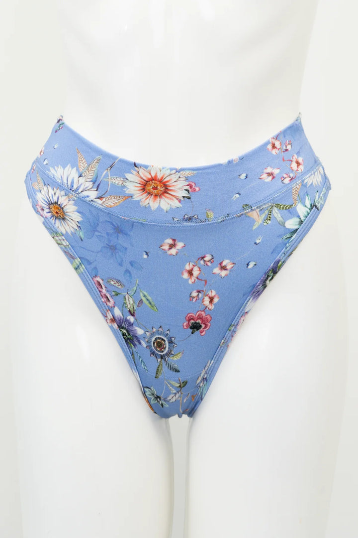 Blue Sky - Bamboo La Thong - Peri Daisy