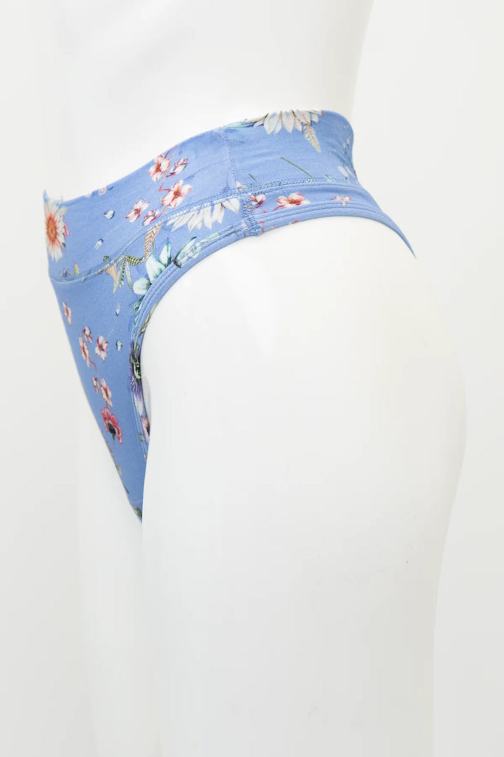 Blue Sky - Bamboo La Thong - Peri Daisy