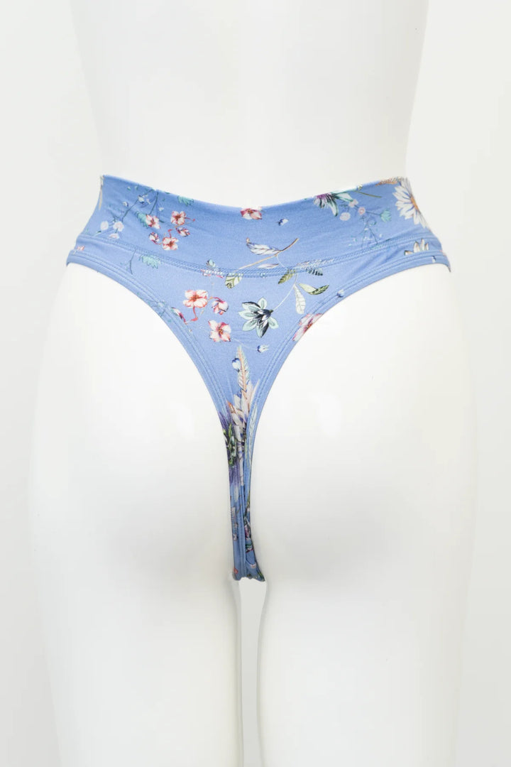 Blue Sky - Bamboo La Thong - Peri Daisy