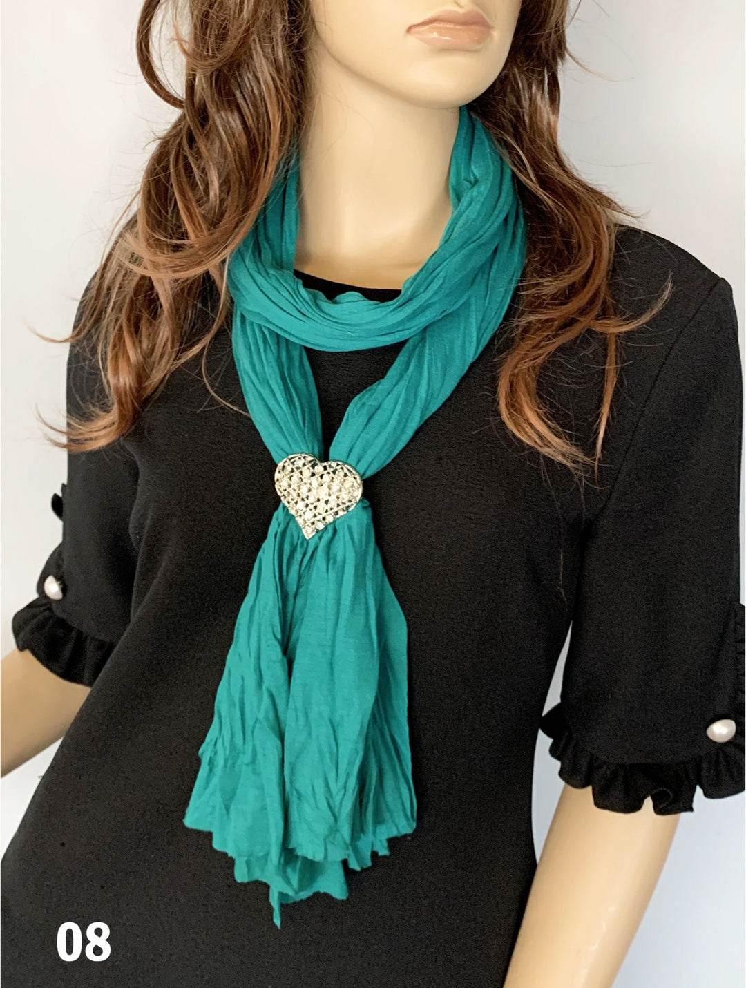 Scarf with Heart Pendant Magnet