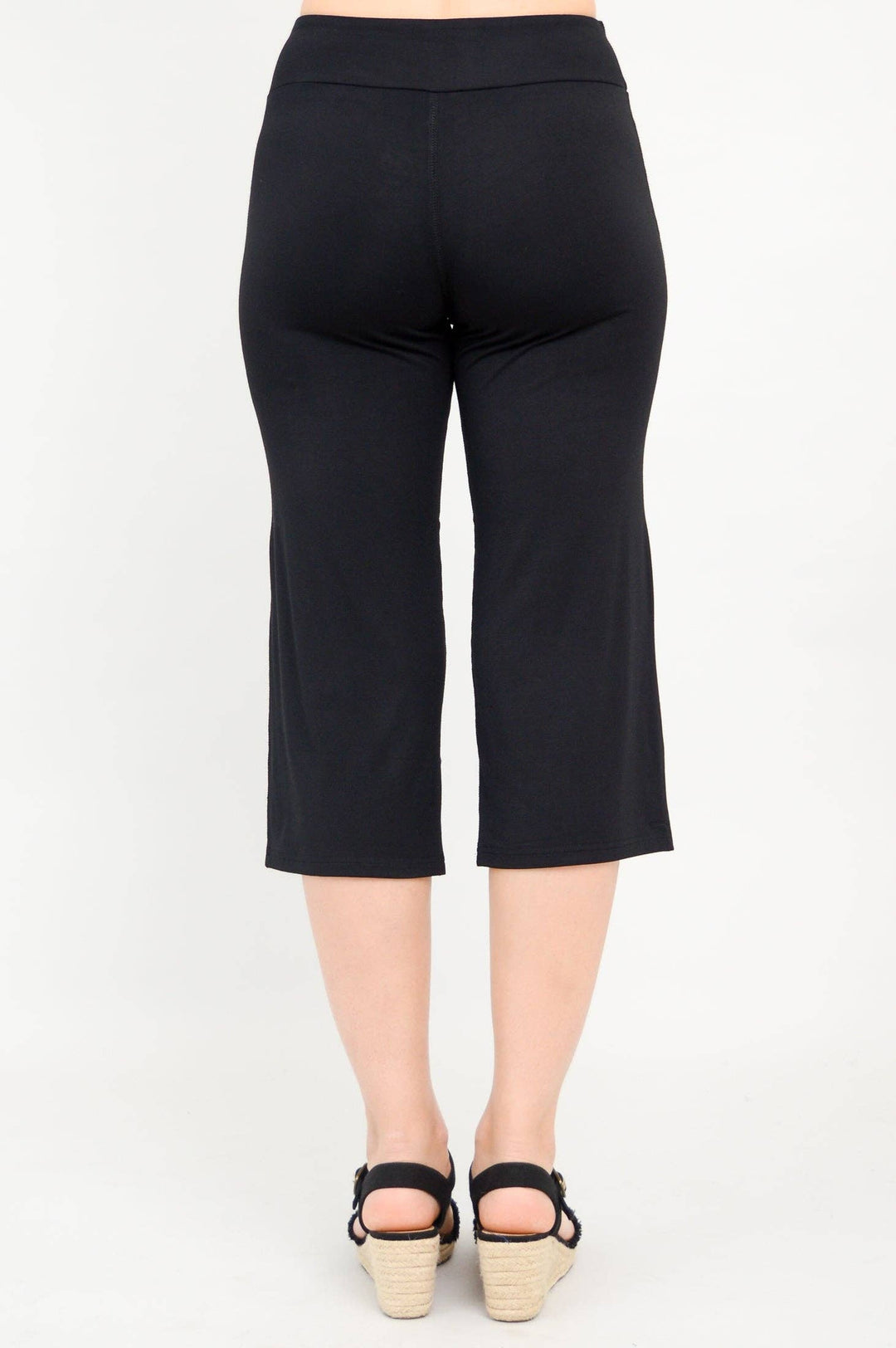 Black Yoga Bamboo Capri