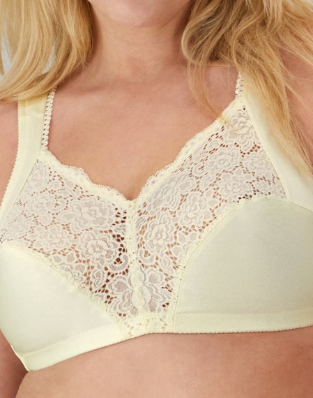 Wonderbra Full Support Cushioned Strap Wireless Bra - Size C 44