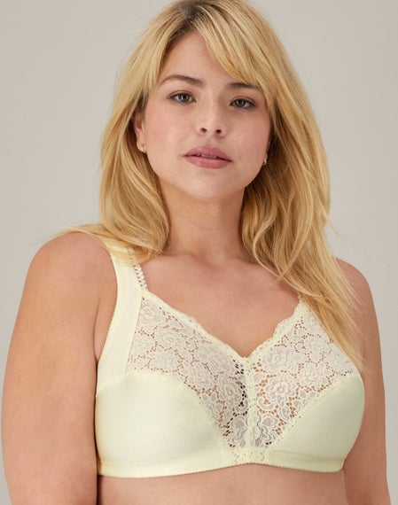 Wonderbra Full Support Cushioned Strap Wireless Bra - Size C 44