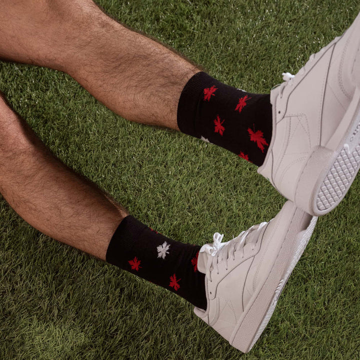 🇨🇦 Saxx Whole Package Maple Leaf Crew Socks