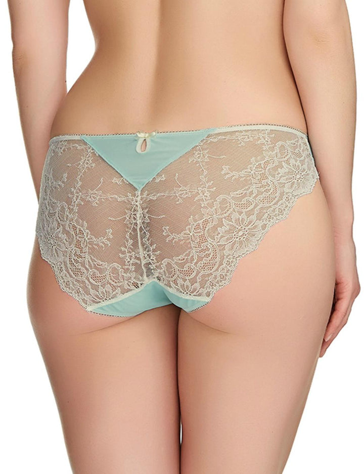 Isabella Brief