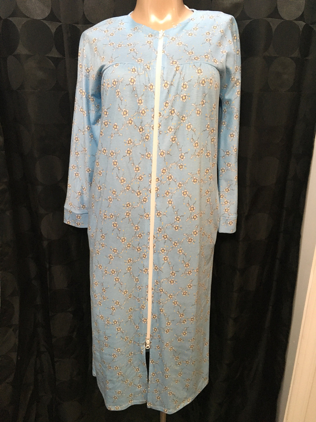 🇨🇦 Kate Zip Robe - Size Small