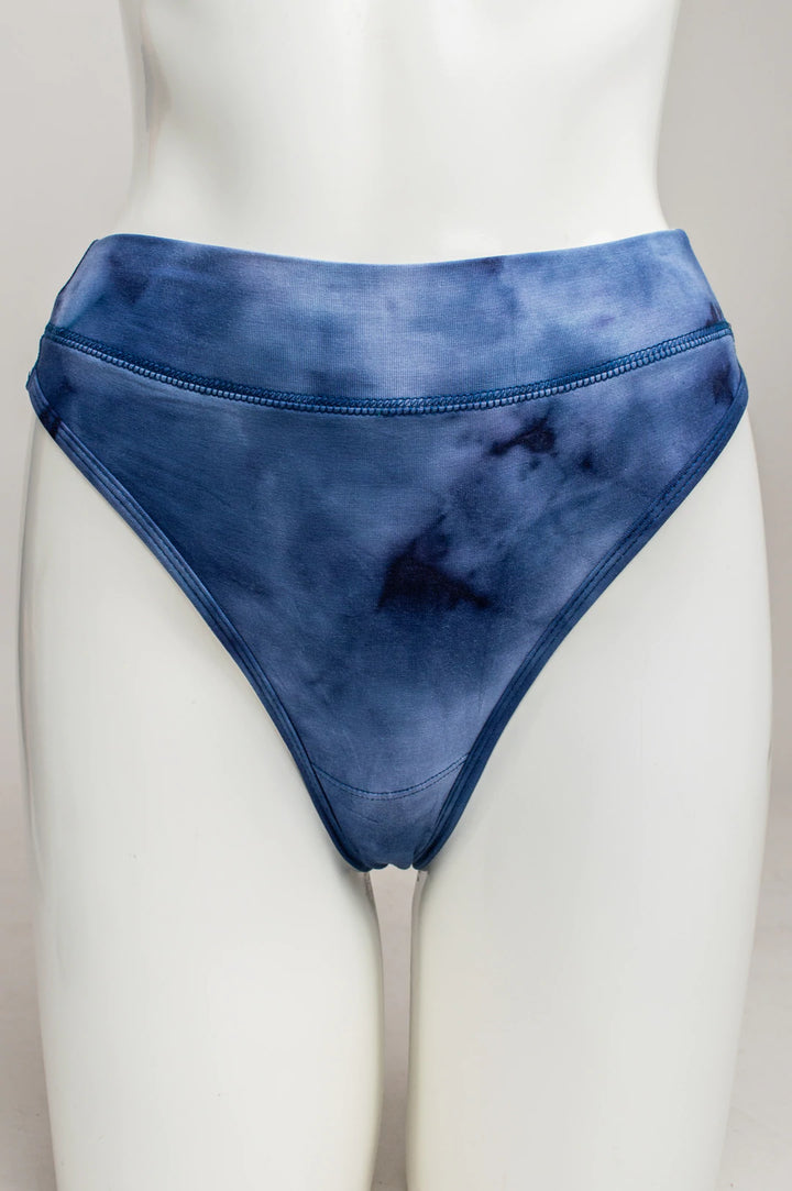 Blue Sky - Bamboo La Thong