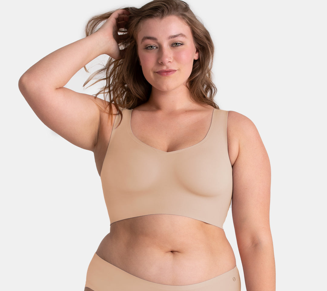 Essentials by Tummy Tank Women's Seamless Comfort Wirefree Bralette with  Removable Pads, Black, Small / Medium : : Clothing, Shoes &  Accessories