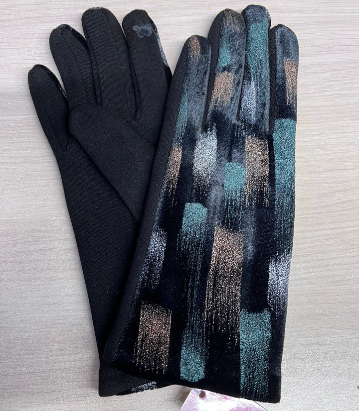 Model France Fun Fur Gloves